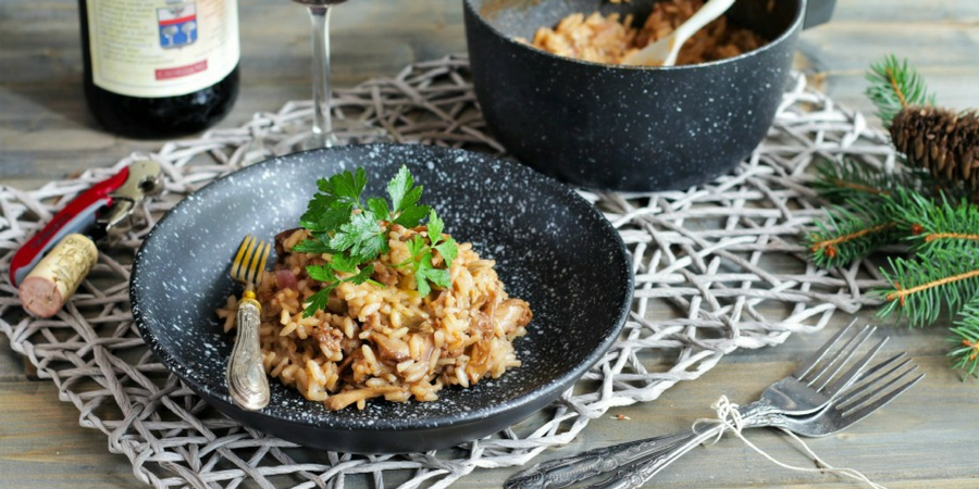 Risotto al Barbaresco con salsiccia e funghi Risotto al Barbaresco con salsiccia e funghi
