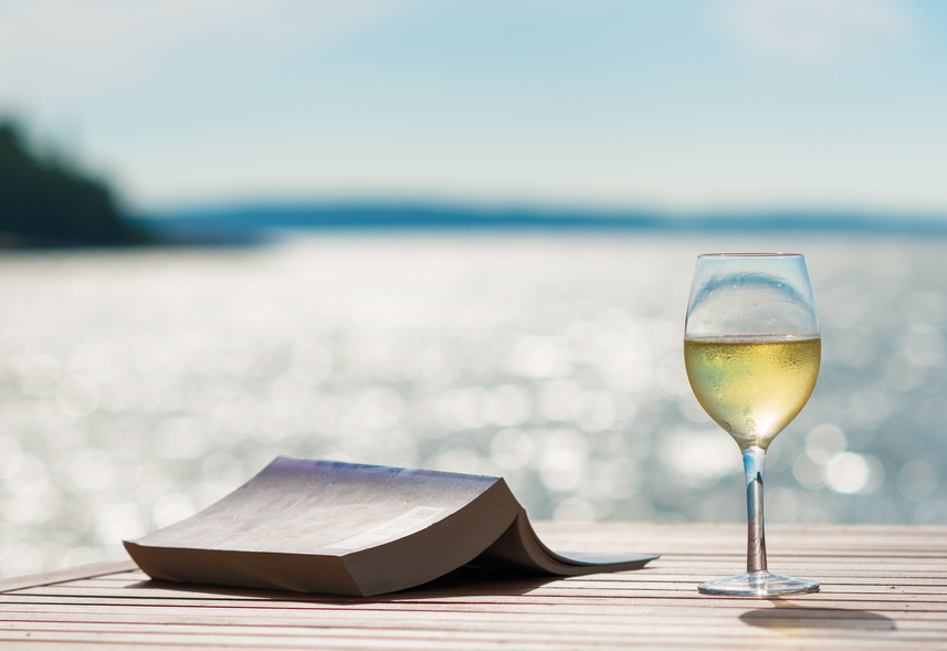 Fruttati, leggeri o strutturati? Quali sono i vini bianchi dell'estate Fruttati, leggeri o strutturati? Quali sono i vini bianchi dell'estate