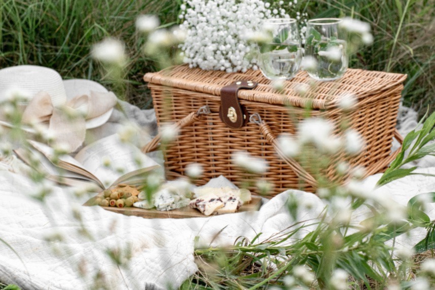 Picnic? Ecco i cin cin ideali per una gita fuori porta Picnic? Ecco i cin cin ideali per una gita fuori porta