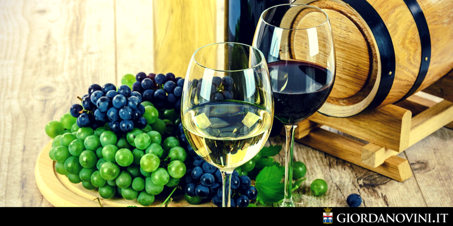 Quante calorie contiene un bicchiere di vino? Quante calorie contiene un bicchiere di vino?